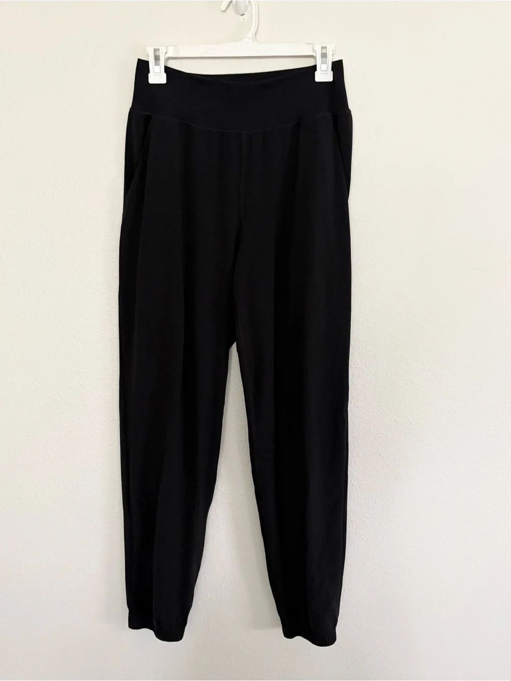 Athleta Salutation Jogger 2.0 Stretch Pockets Black Comfort Casual Gym Sz M